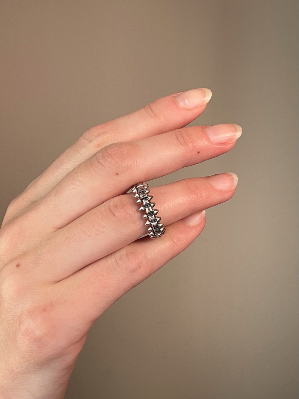 Cartier Clash Ring White Gold - Picture 9 of 9